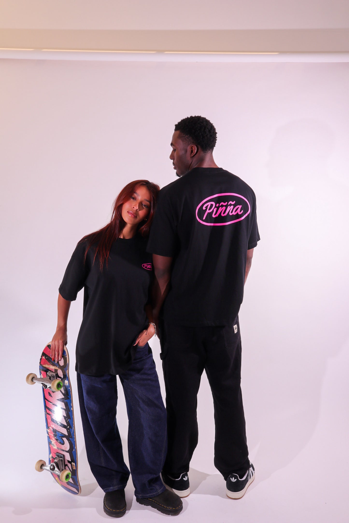 Classic Piñña Oval Logo Tee - Black